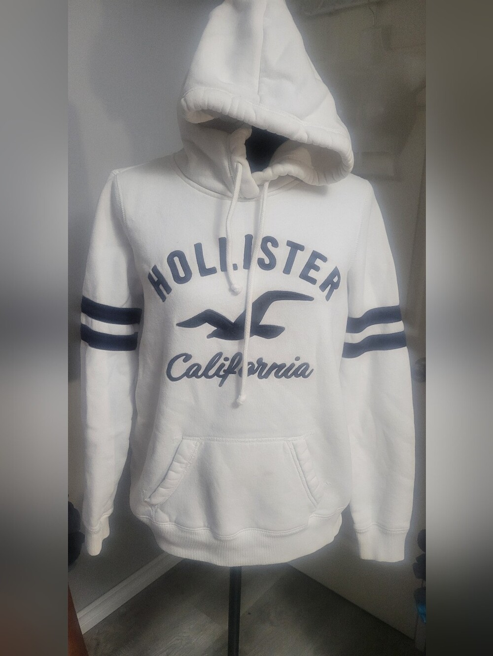 Hollister Medium White And Navy "Hollister California" Hoodie Pullover